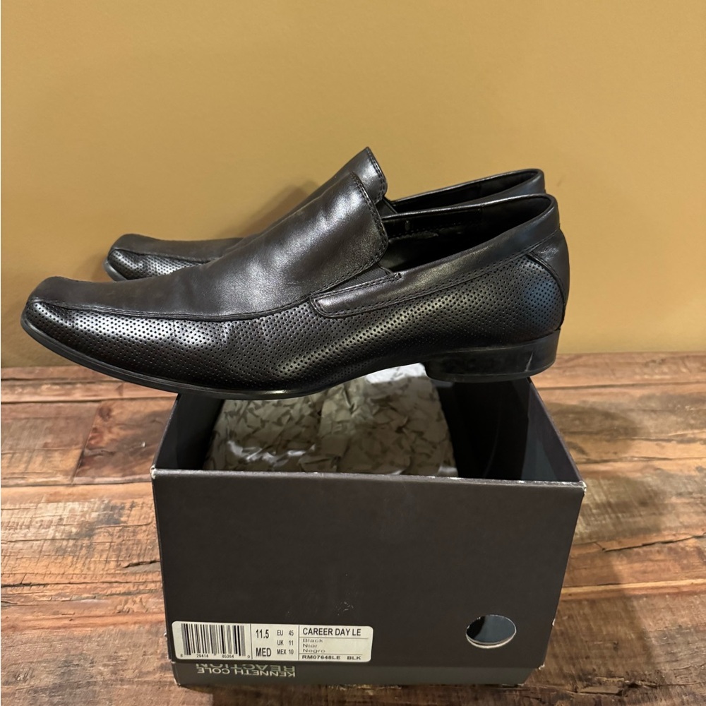 Kenneth Cole Loafers/Dress shoes
